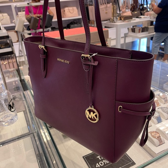 Michael Kors Gilly Large Drawstring Travel Leather Top Zip Tote 
OXBLOOD Color - Picture 12 of 16
